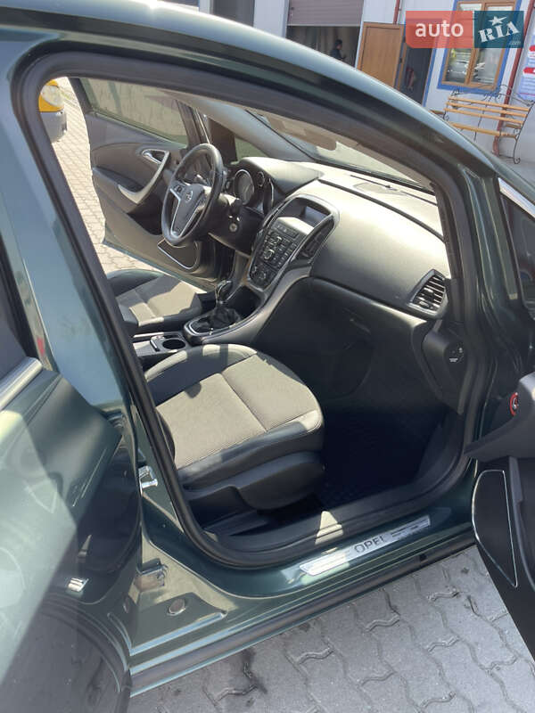 Хэтчбек Opel Astra 2010 в Львове