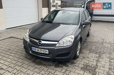 Хэтчбек Opel Astra 2008 в Могилев-Подольске