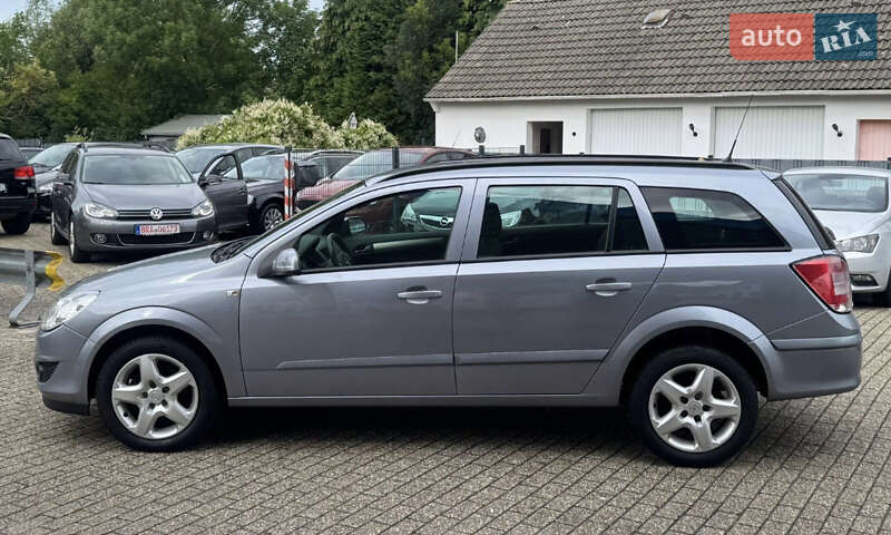 Універсал Opel Astra 2009 в Тернополі