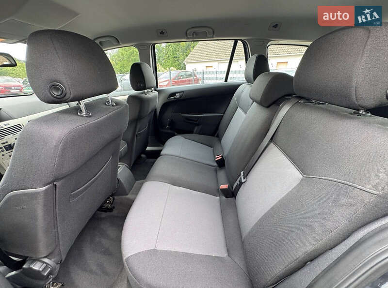 Універсал Opel Astra 2009 в Тернополі