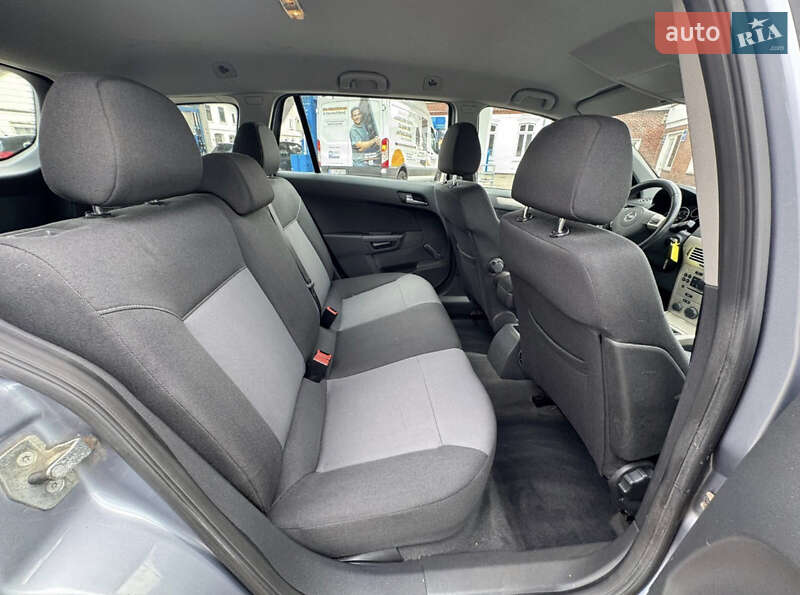 Універсал Opel Astra 2009 в Тернополі