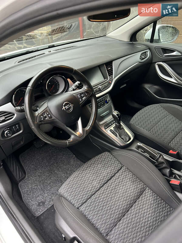 Універсал Opel Astra 2018 в Львові