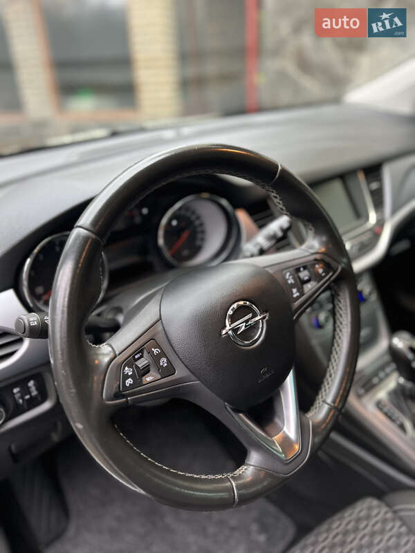 Універсал Opel Astra 2018 в Львові
