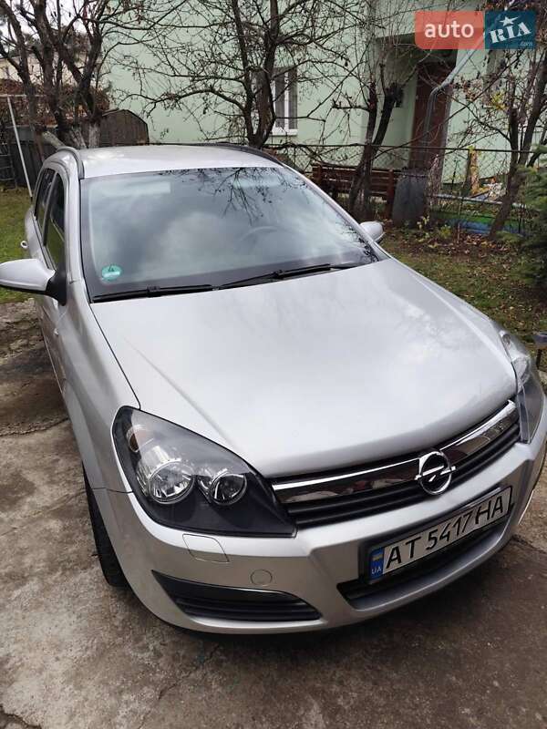 Универсал Opel Astra 2005 в Надворной
