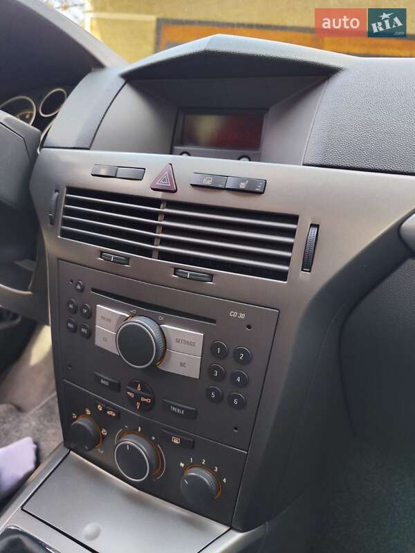 Универсал Opel Astra 2005 в Надворной