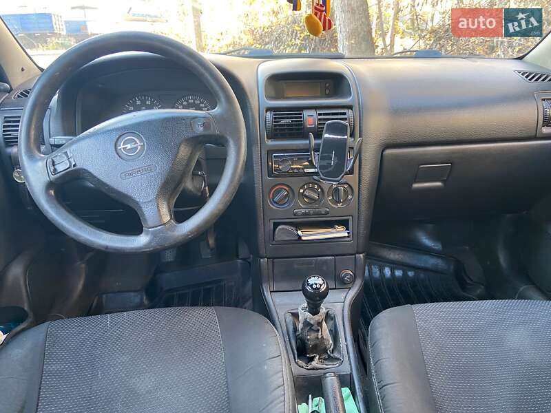 Седан Opel Astra 2005 в Запоріжжі