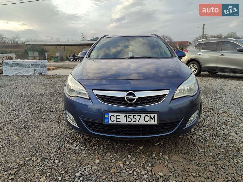 Универсал Opel Astra 2011 в Черновцах