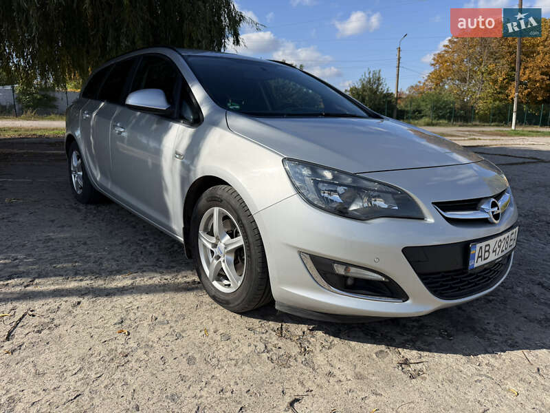 Універсал Opel Astra 2013 в Ладижині