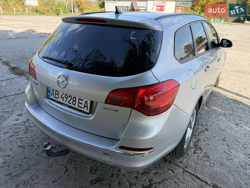Універсал Opel Astra 2013 в Ладижині