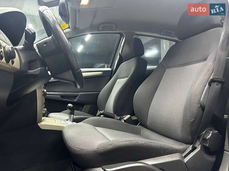 Хетчбек Opel Astra 2007 в Чернівцях