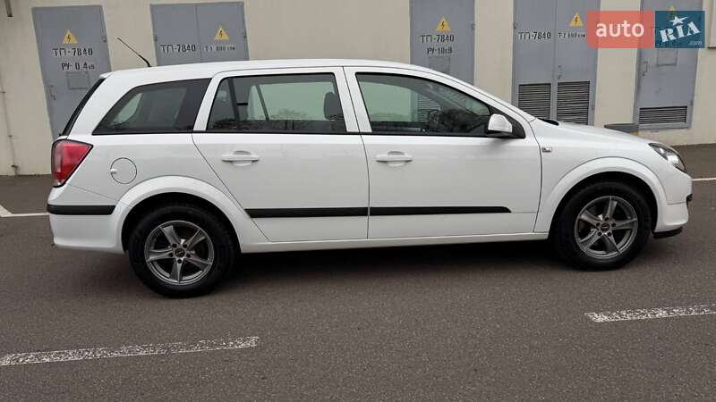 Хэтчбек Opel Astra 2006 в Боярке