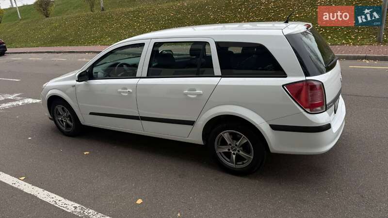 Хэтчбек Opel Astra 2006 в Боярке