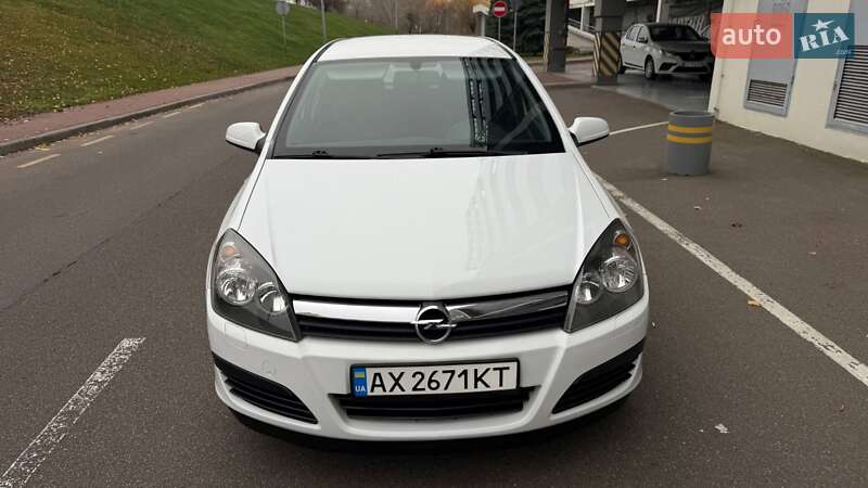 Хэтчбек Opel Astra 2006 в Боярке
