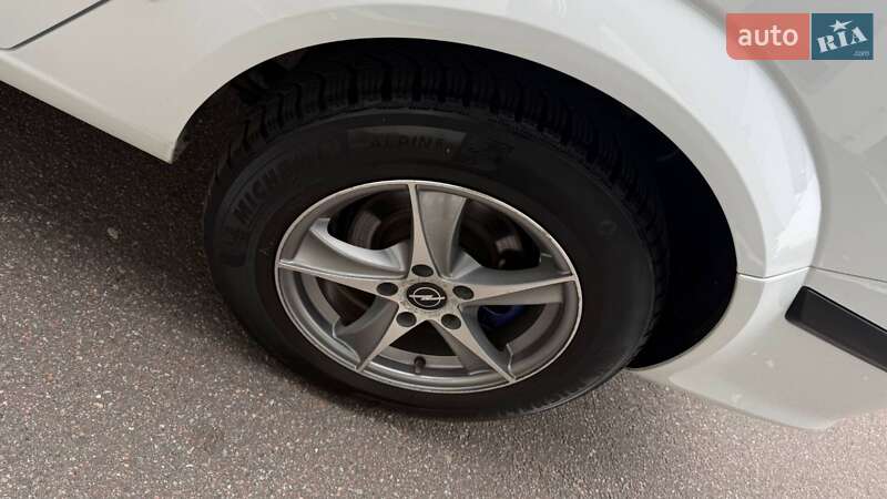 Хэтчбек Opel Astra 2006 в Боярке