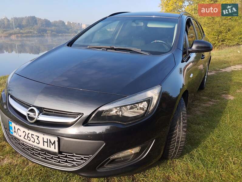Универсал Opel Astra 2014 в Нововолынске фото Универсал Opel Astra 2014 в Нововолынске