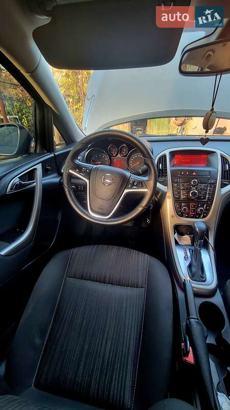 Универсал Opel Astra 2012 в Кривом Роге