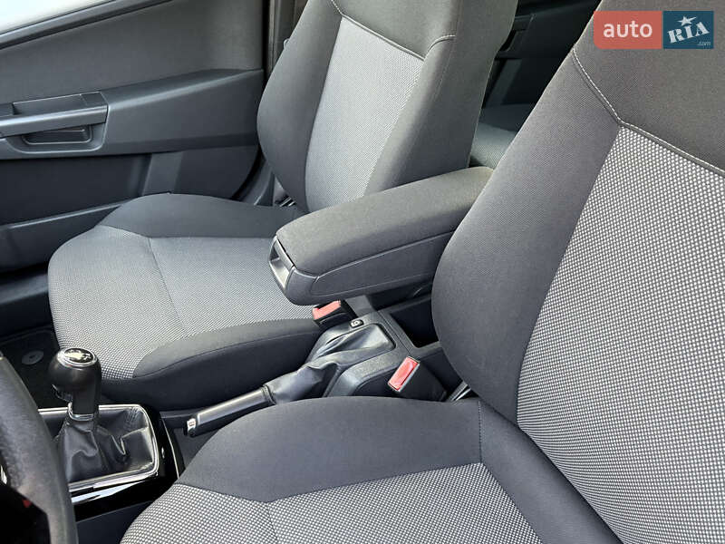 Універсал Opel Astra 2010 в Клевані фото 76 Універсал Opel Astra 2010 в Клевані