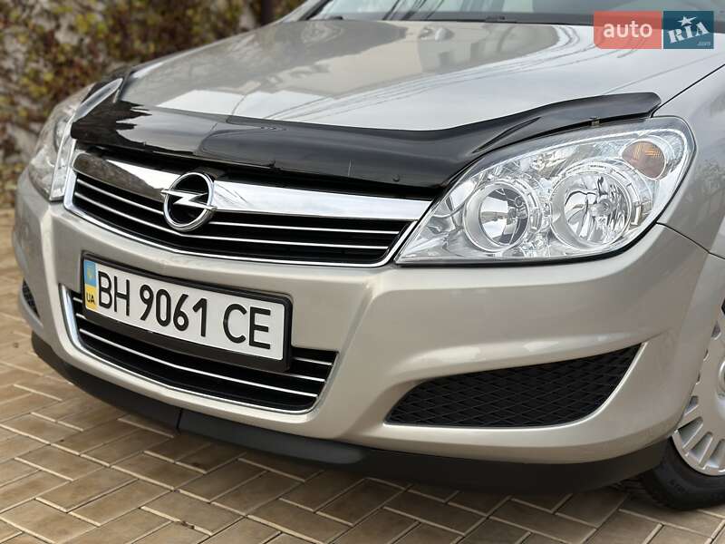 Хэтчбек Opel Astra 2008 в Одессе