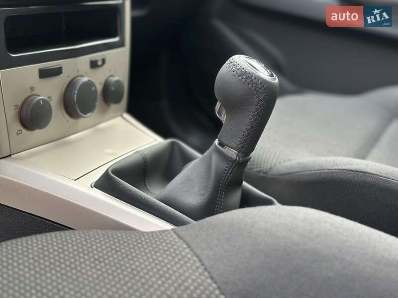 Хэтчбек Opel Astra 2008 в Одессе