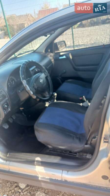 Седан Opel Astra 2006 в Одессе