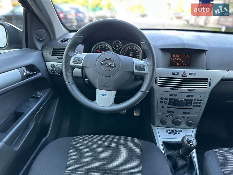 Універсал Opel Astra 2006 в Рожище