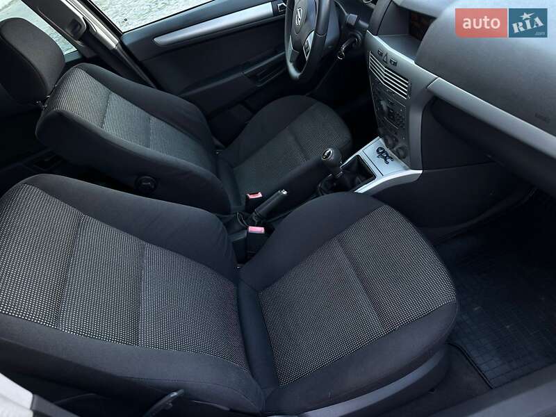 Універсал Opel Astra 2006 в Рожище