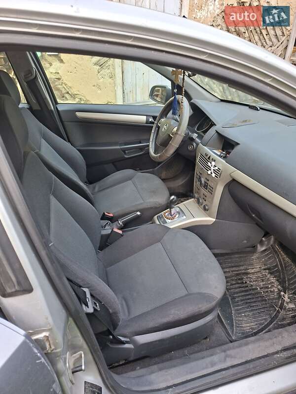 Хэтчбек Opel Astra 2007 в Ирпене