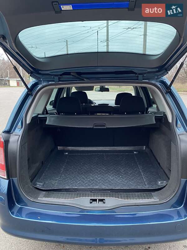 Универсал Opel Astra 2008 в Полтаве