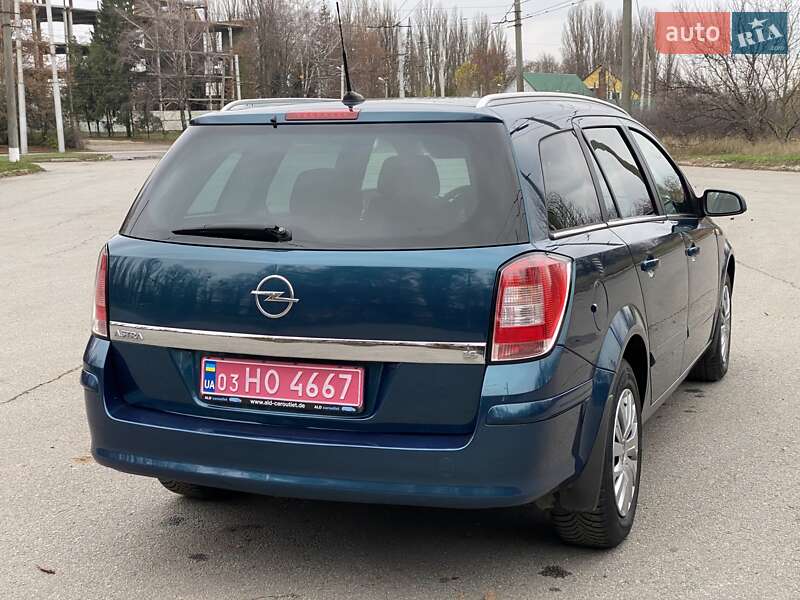 Универсал Opel Astra 2008 в Полтаве