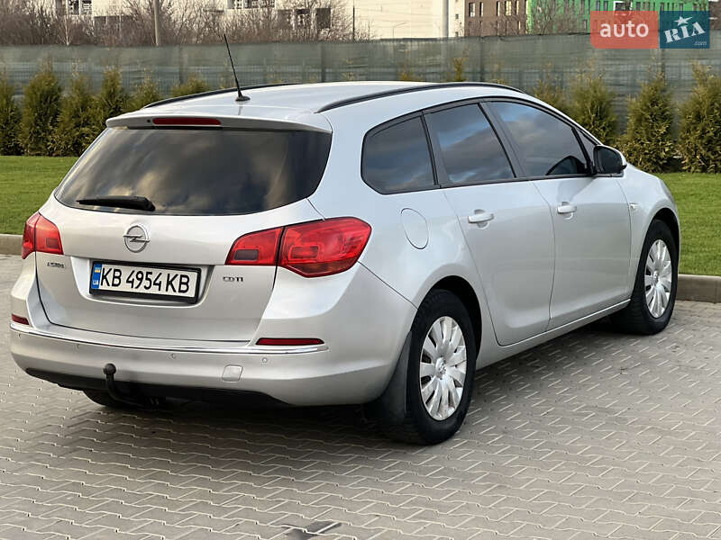 Универсал Opel Astra 2013 в Виннице