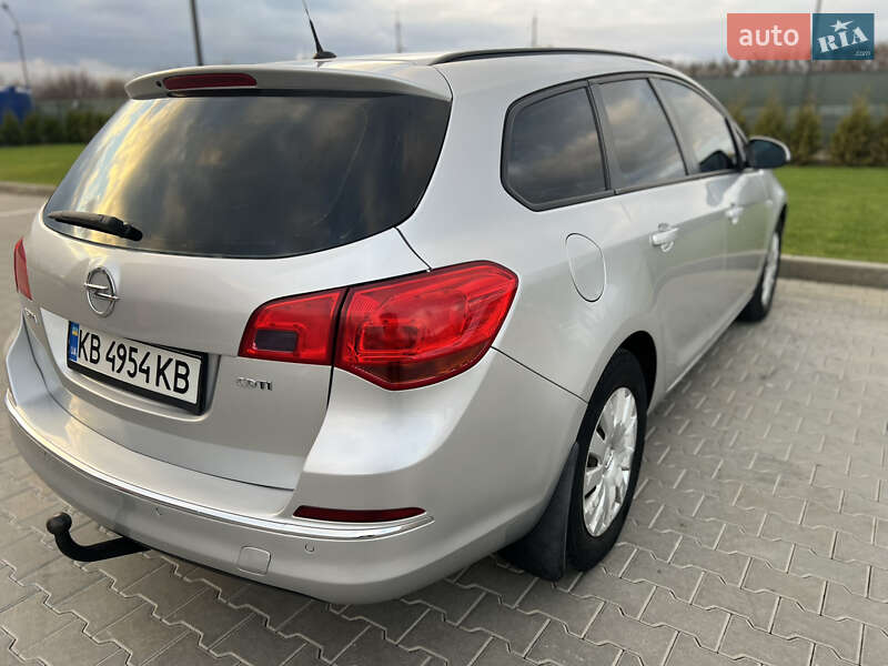 Универсал Opel Astra 2013 в Виннице