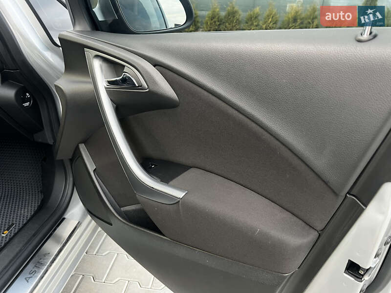 Универсал Opel Astra 2013 в Виннице