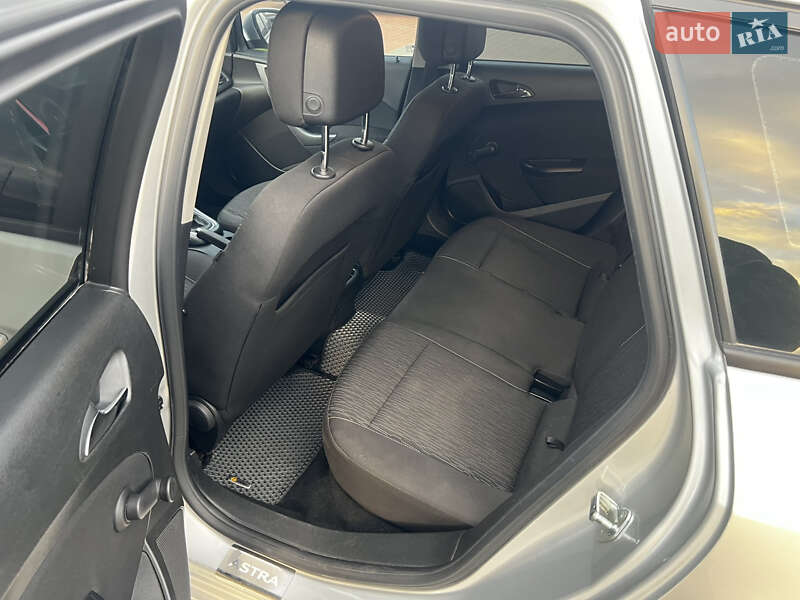 Универсал Opel Astra 2013 в Виннице