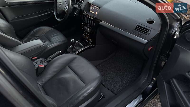 Універсал Opel Astra 2010 в Калуші