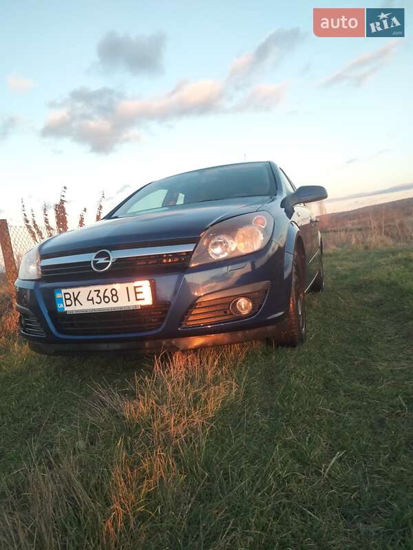 Хетчбек Opel Astra 2006 в Рівному