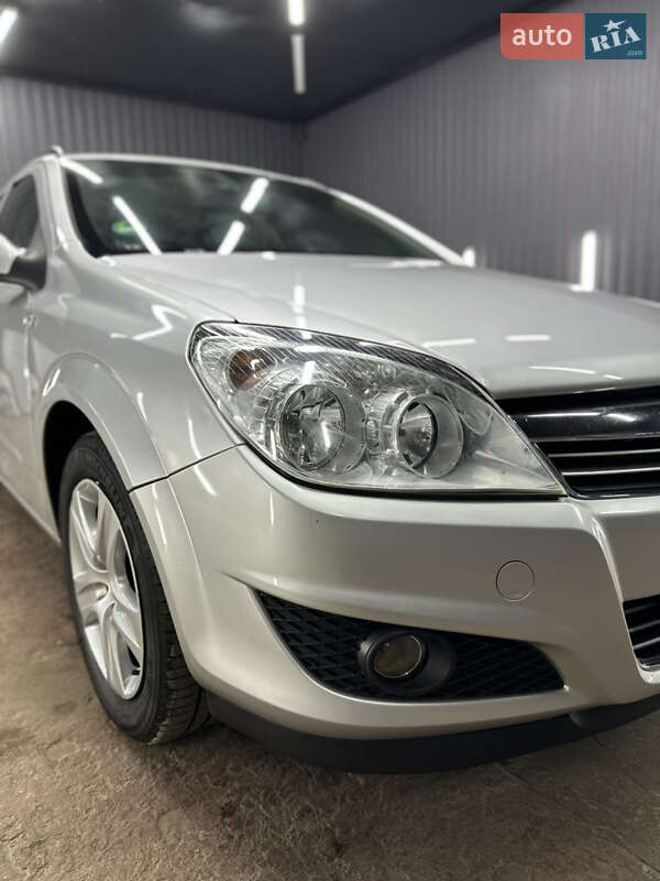 Універсал Opel Astra 2008 в Києві