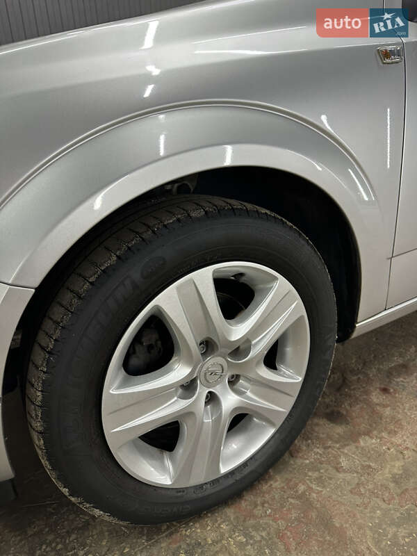 Універсал Opel Astra 2008 в Києві