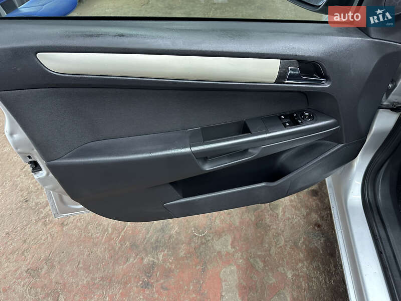 Універсал Opel Astra 2008 в Києві