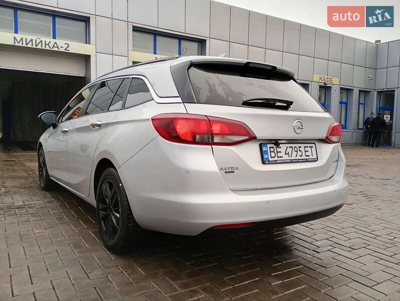 Универсал Opel Astra 2017 в Николаеве