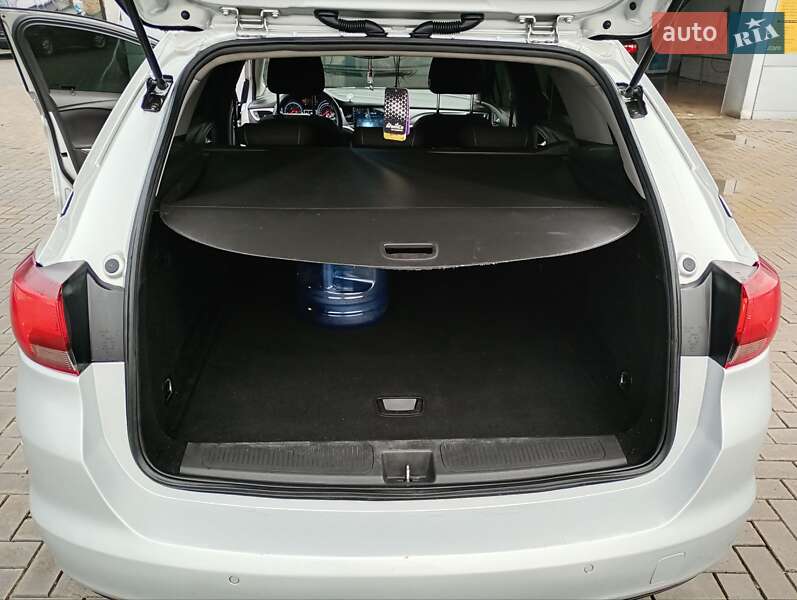 Универсал Opel Astra 2017 в Николаеве