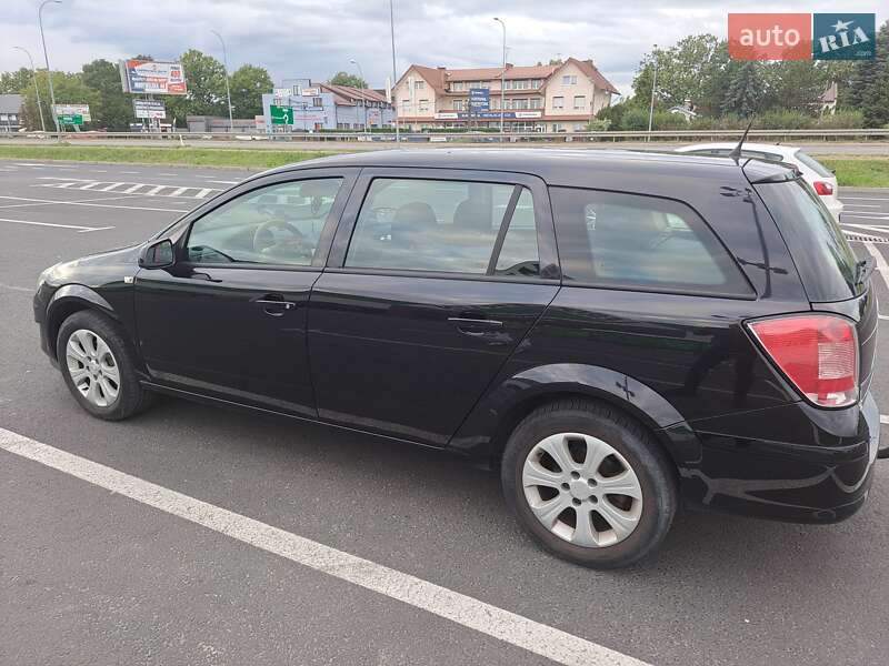 Універсал Opel Astra 2009 в Львові