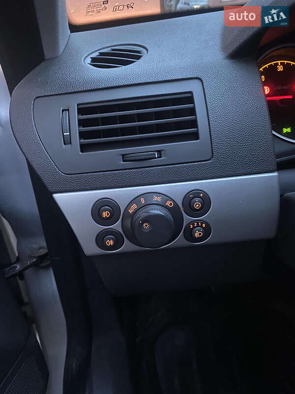 Універсал Opel Astra 2010 в Бродах