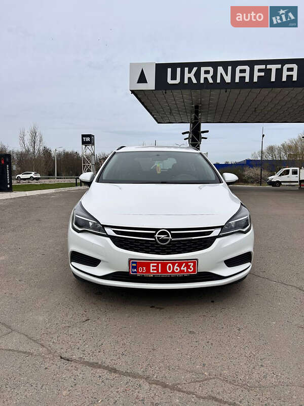 Універсал Opel Astra 2019 в Рівному