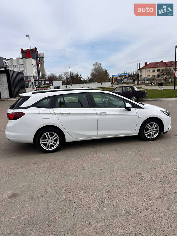 Універсал Opel Astra 2019 в Рівному