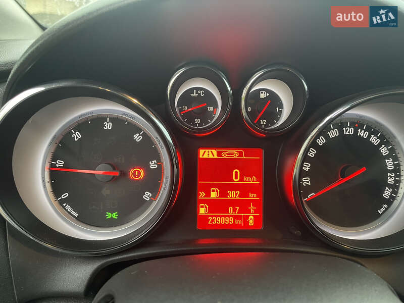 Універсал Opel Astra 2014 в Рівному