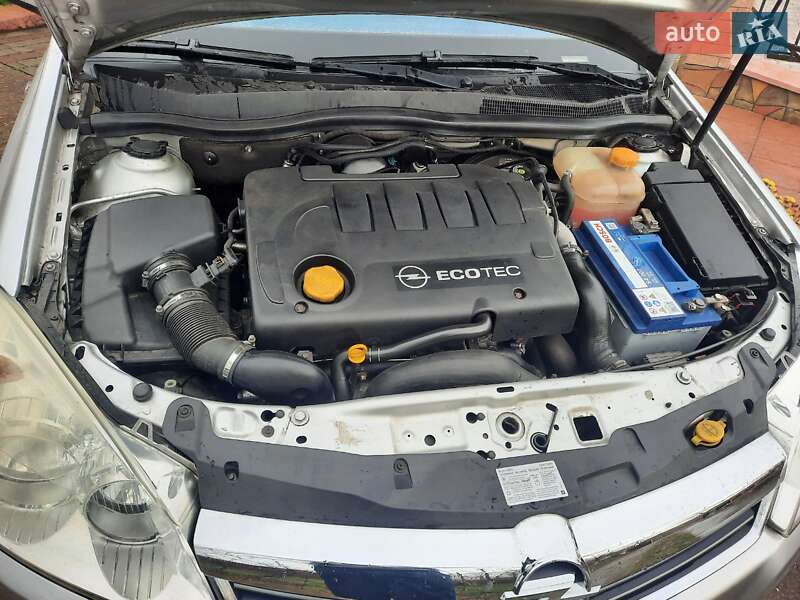 Универсал Opel Astra 2008 в Тысменице