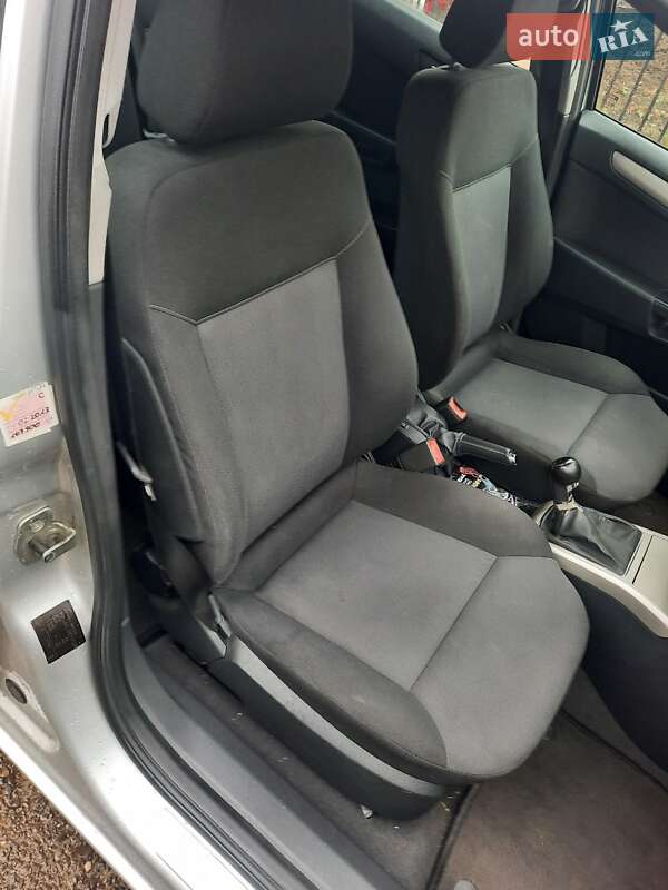 Универсал Opel Astra 2008 в Тысменице