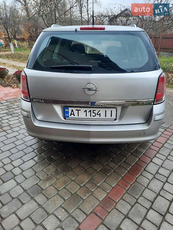 Универсал Opel Astra 2008 в Тысменице