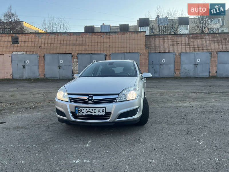 Хэтчбек Opel Astra 2008 в Ровно