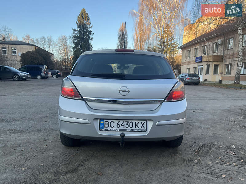 Хэтчбек Opel Astra 2008 в Ровно